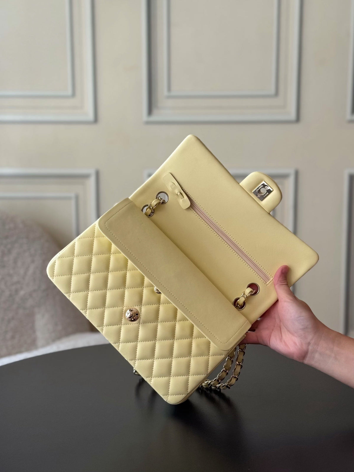 CHANEL 25S CLASSIC FLAP BAG 25 CM IN PALE BEIGE YELLOW LAMBSKIN WITH GOLD HARDWARE